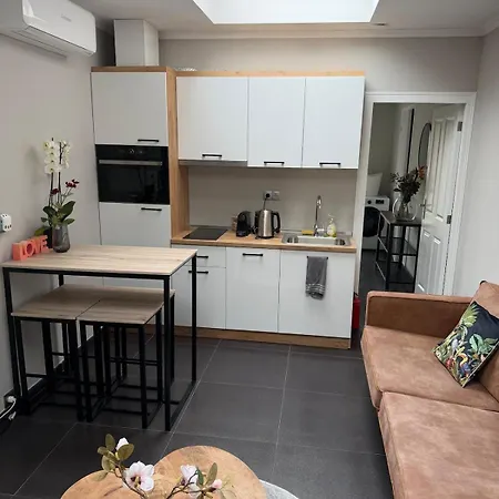 Daire 1-bedroom Near Asml & Airport